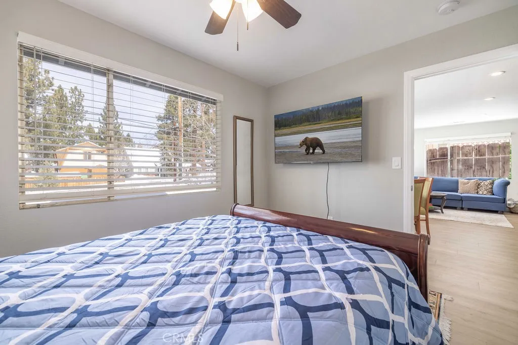 1204 E Country Club Boulevard, Big Bear City, California 92314 home-pic-16