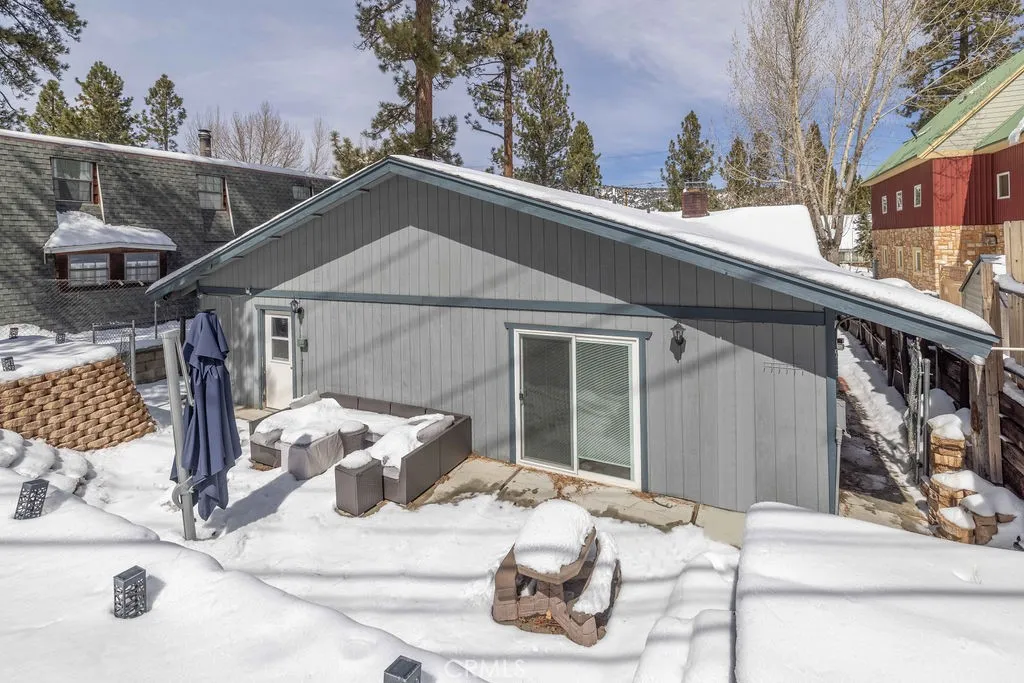 1204 E Country Club Boulevard, Big Bear City, California 92314 home-pic-34