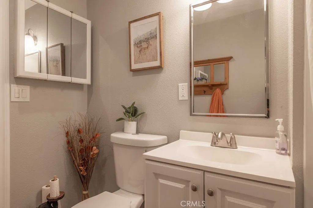 1204 E Country Club Boulevard, Big Bear City, California 92314 home-pic-12