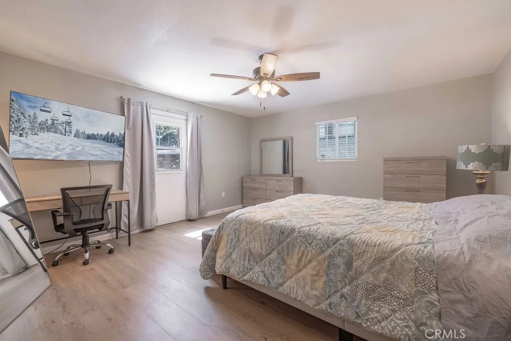 1204 E Country Club Boulevard, Big Bear City, California 92314 home-pic-20