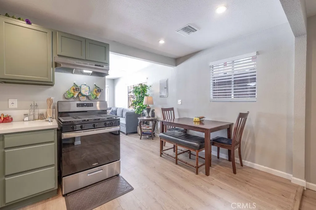 1204 E Country Club Boulevard, Big Bear City, California 92314 home-pic-10