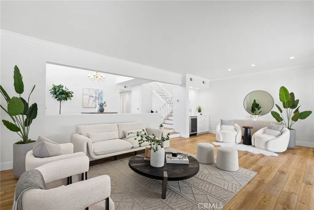 431 Cranston Court 102, Long Beach, California 90803 home-pic-0