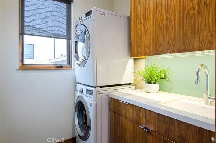 2nd floor Laundry room