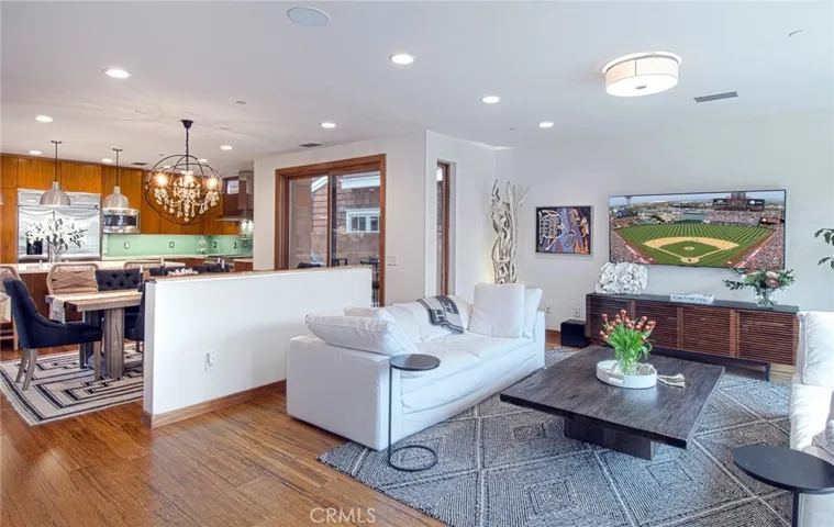609 Marigold Avenue, Corona Del Mar, California 92625