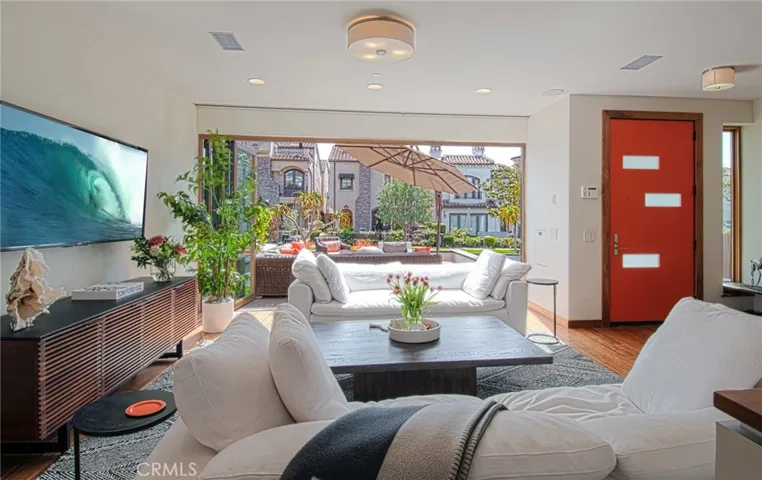 609 Marigold Avenue, Corona Del Mar, California 92625