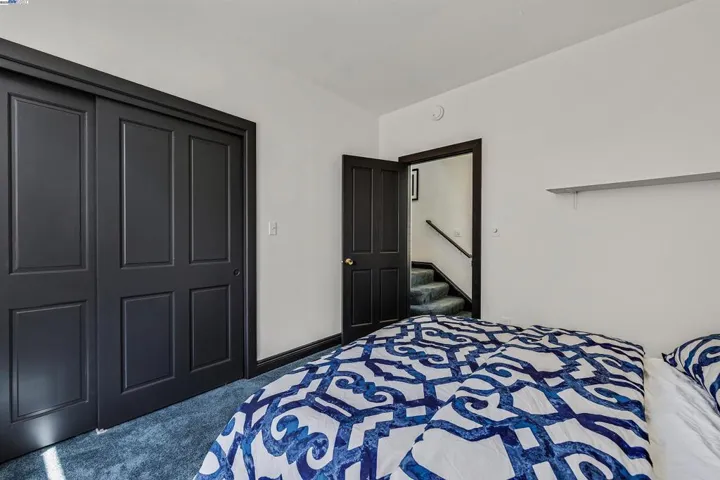 7425 Skyline Blvd, Oakland, California 94611