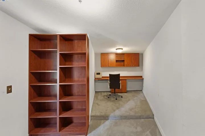 7425 Skyline Blvd, Oakland, California 94611