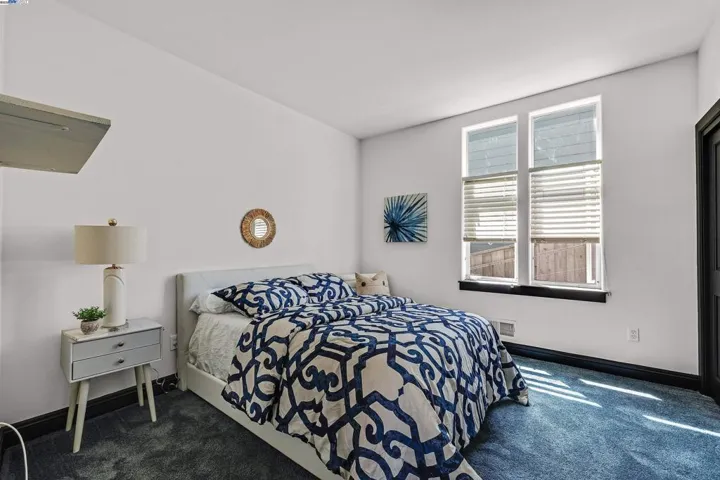 7425 Skyline Blvd, Oakland, California 94611
