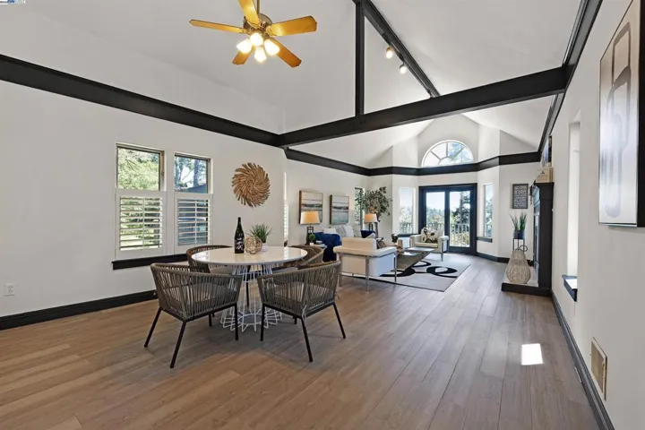 7425 Skyline Blvd, Oakland, California 94611