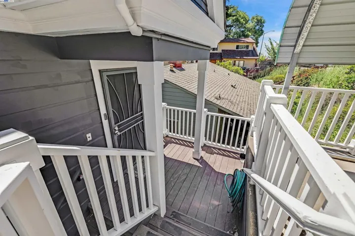 7425 Skyline Blvd, Oakland, California 94611