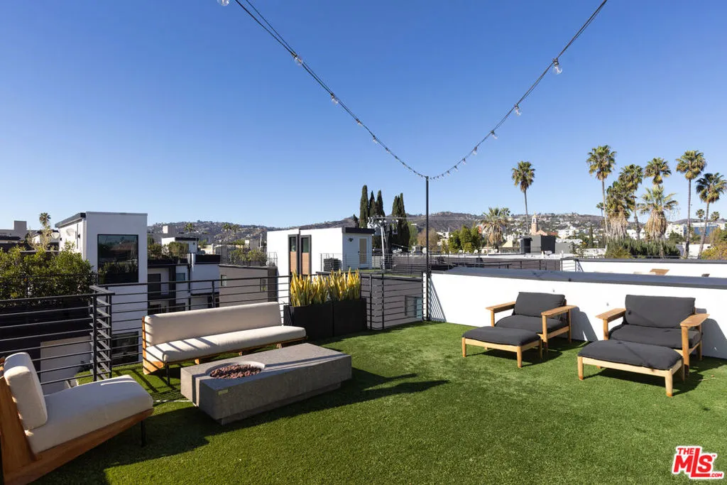 1204 N Thomas Lane, Los Angeles, California 90038 home-pic-15