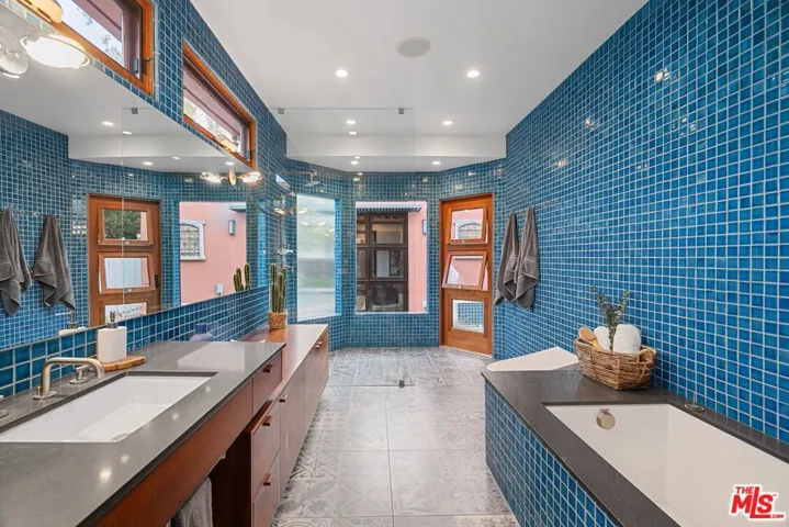 818 23rd Street, Santa Monica, California 90403
