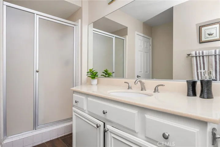 Downstairs bathroom with shower!!