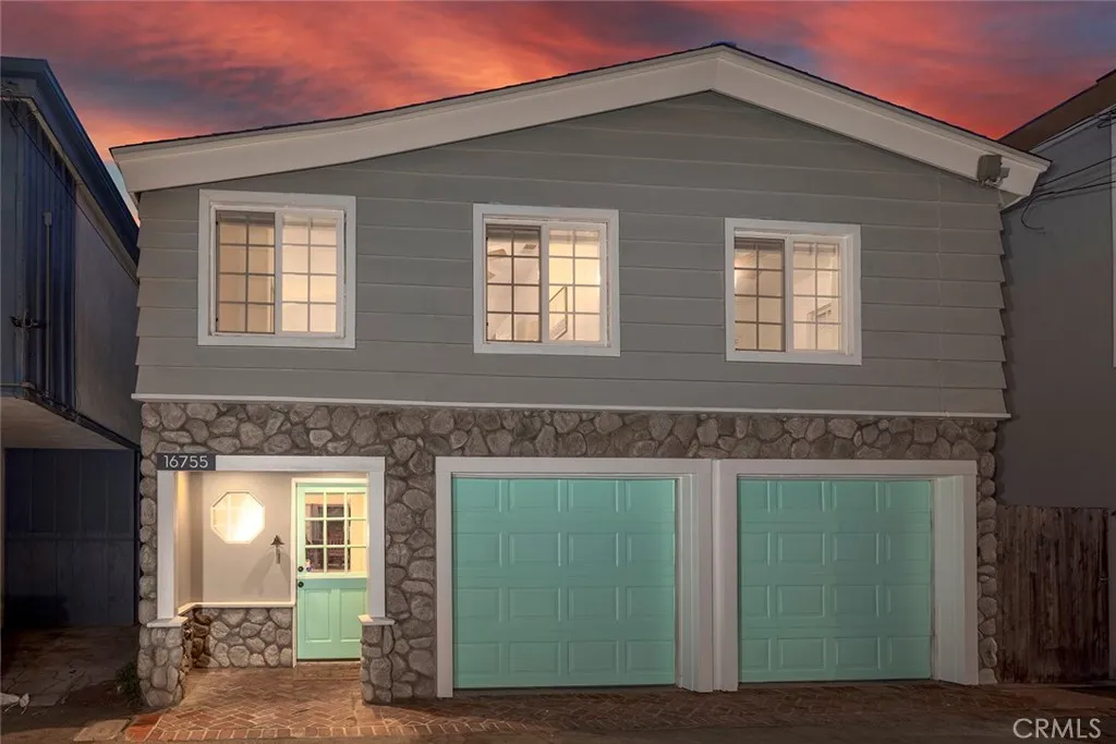 16755 Bay View Drive, Huntington Beach, California 92649 home-pic-0