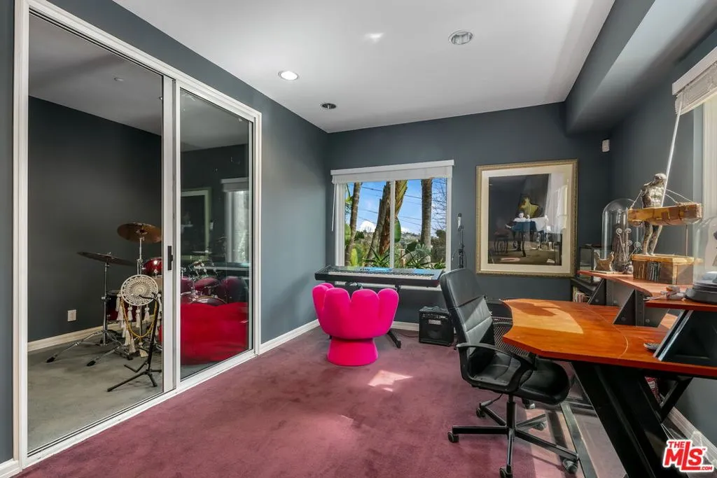 2125 Kress Street, Los Angeles, California 90046 home-pic-35