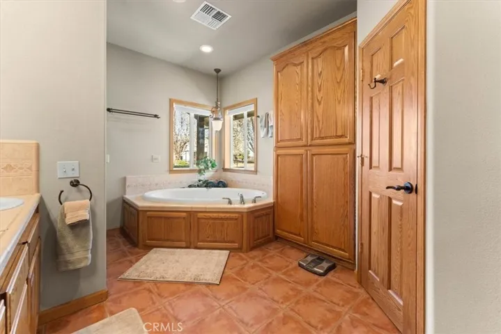 15520 Evergreen Road, Cottonwood, California 96022