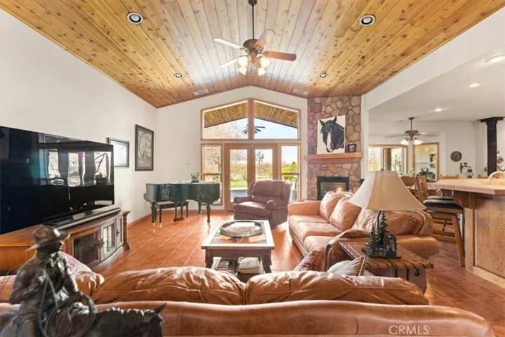 15520 Evergreen Road, Cottonwood, California 96022