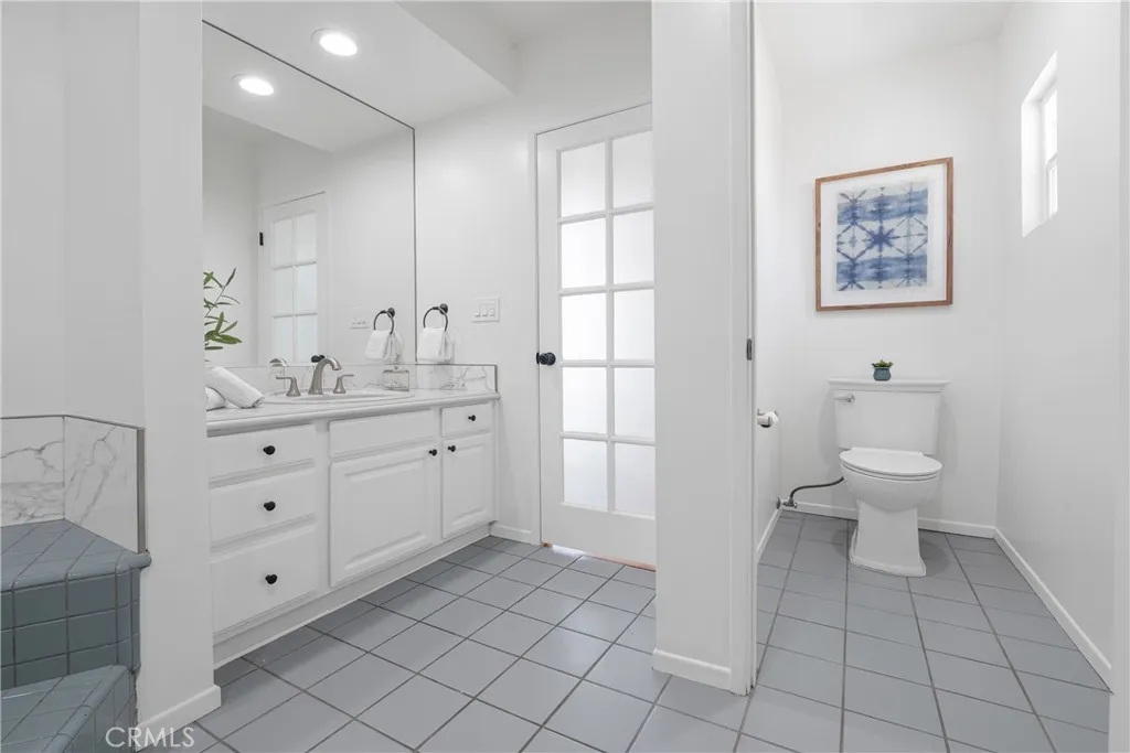 164 Granada Avenue, Long Beach, California 90803 home-pic-34