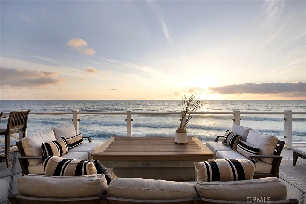 35767 Beach Road, Dana Point, California 92624, 4 Bedrooms Bedrooms, ,5 BathroomsBathrooms,Residential,For Sale,Beach,NP25058136