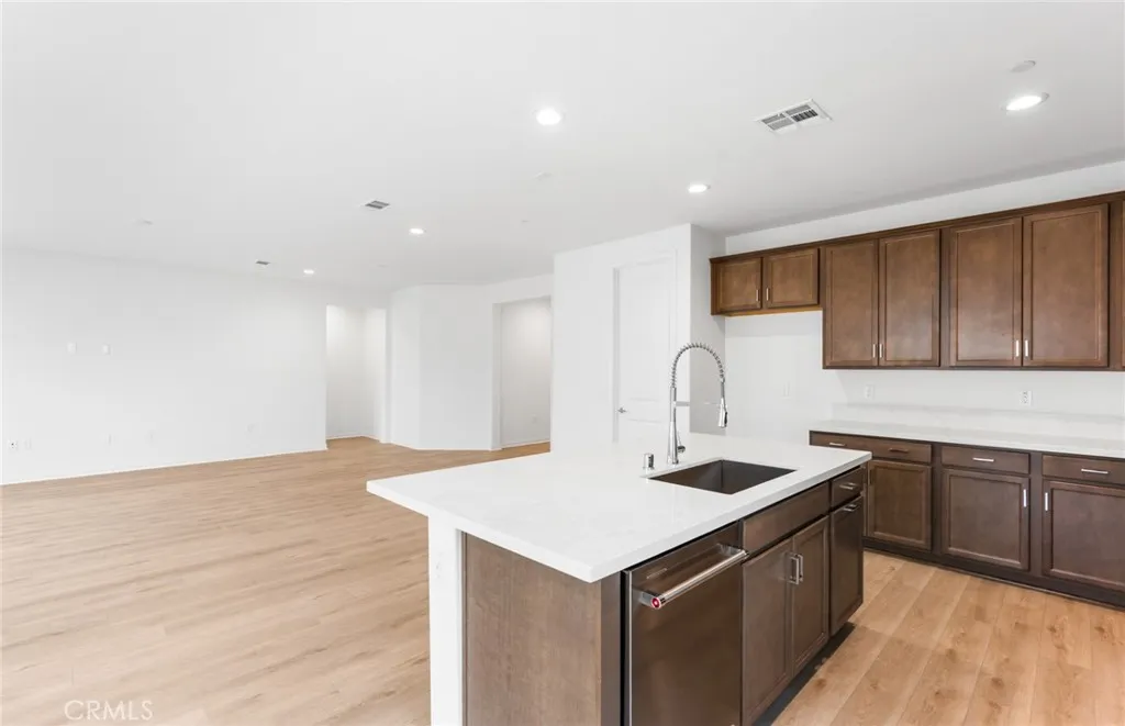 3920 Hudson Lane, Lake Elsinore, California 92530 home-pic-10