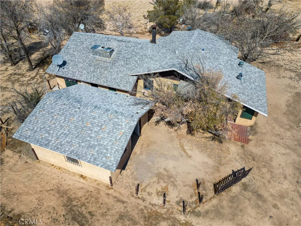 45200 Camelot Drive, Yermo, California 92398 home-pic-1