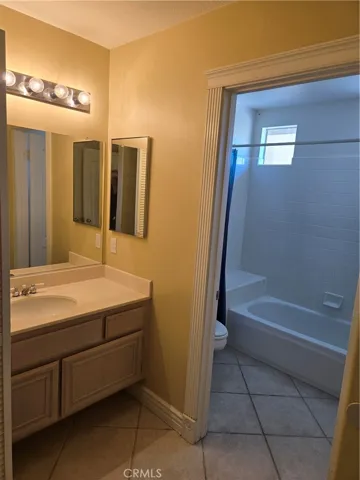 FULL HALL BATH UPSTAIRS INCLUDES LARGE CLOSET