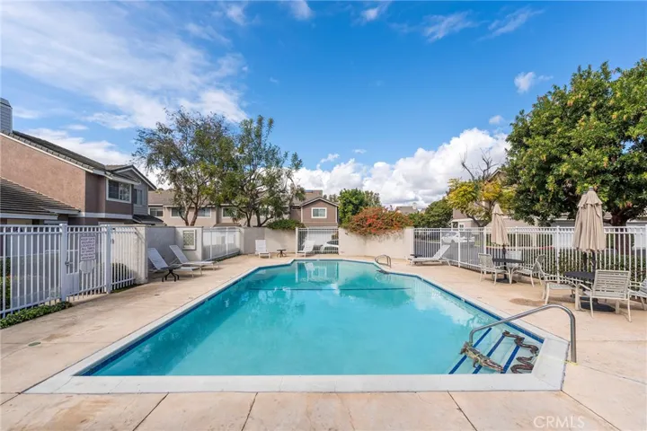 30 Christamon S 53, Irvine, California 92620