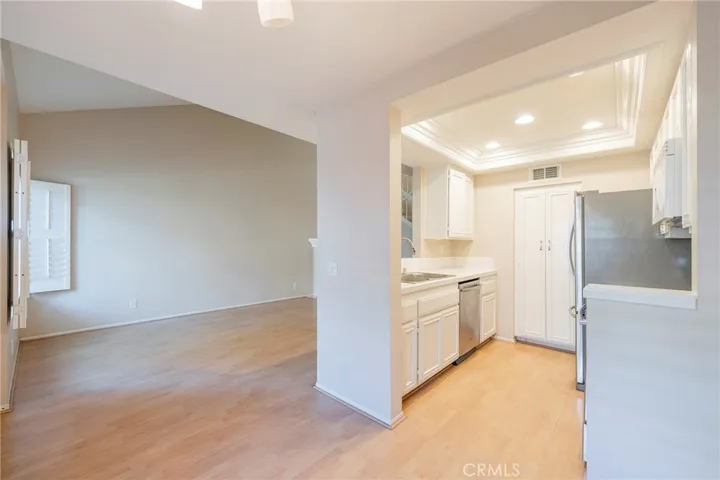 30 Christamon S 53, Irvine, California 92620