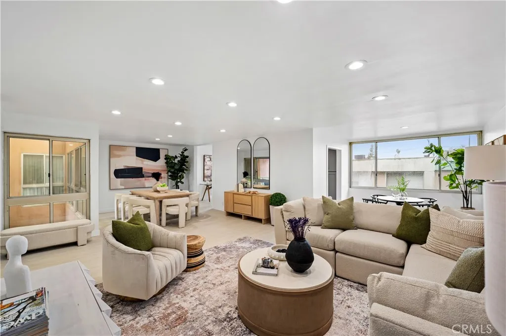 5301 Balboa Boulevard M4, Encino, California 91316 home-pic-7