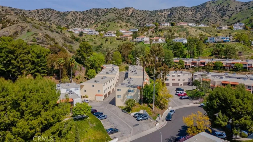 8038 Via Pompeii, Burbank, California 91504