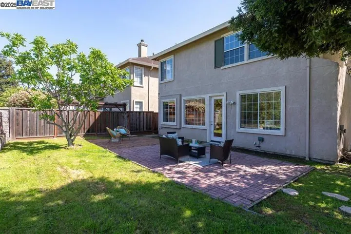 220 Bridgehead Ln, Hayward, California 94544