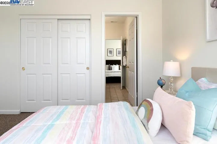 220 Bridgehead Ln, Hayward, California 94544