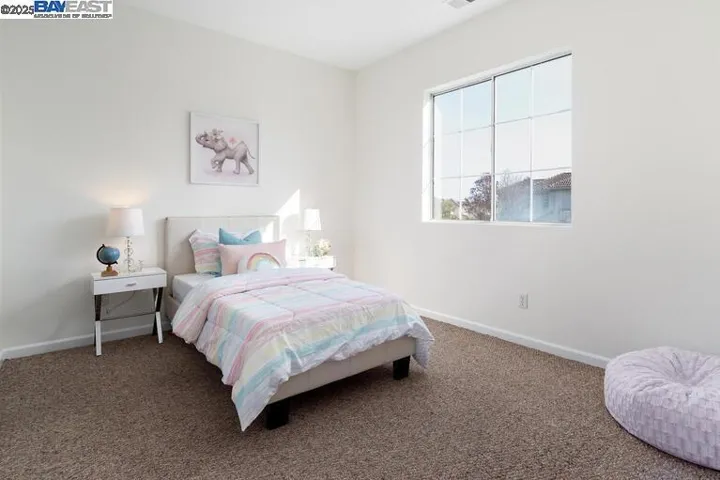 220 Bridgehead Ln, Hayward, California 94544