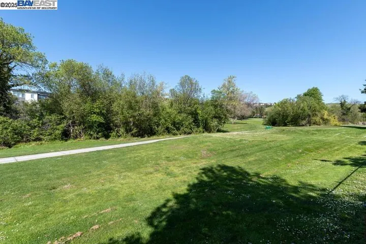 220 Bridgehead Ln, Hayward, California 94544