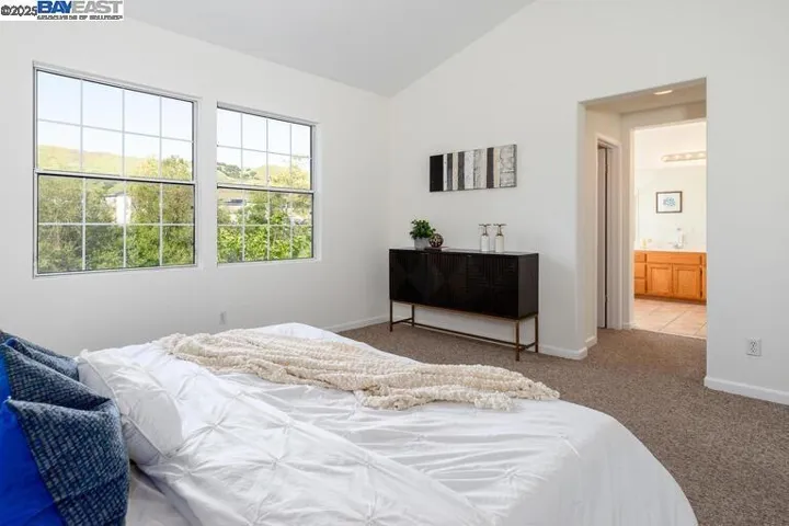 220 Bridgehead Ln, Hayward, California 94544