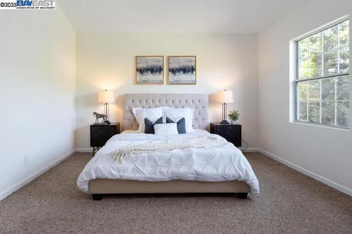 220 Bridgehead Ln, Hayward, California 94544