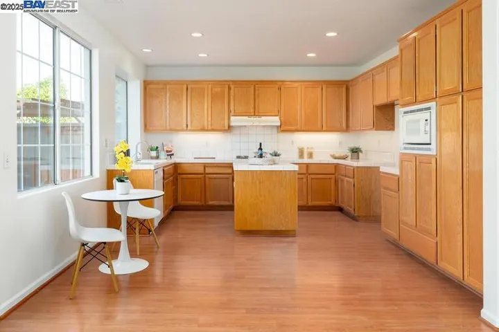 220 Bridgehead Ln, Hayward, California 94544