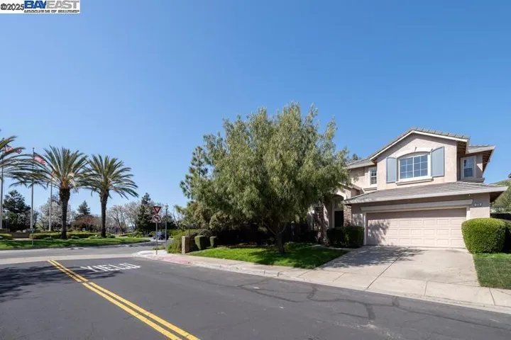 220 Bridgehead Ln, Hayward, California 94544
