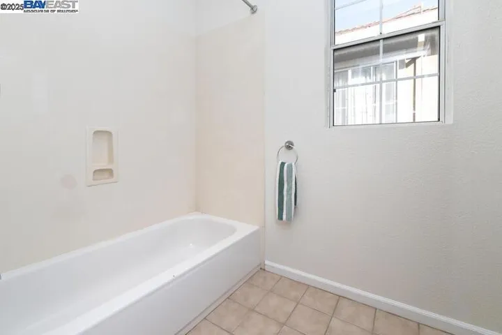 220 Bridgehead Ln, Hayward, California 94544