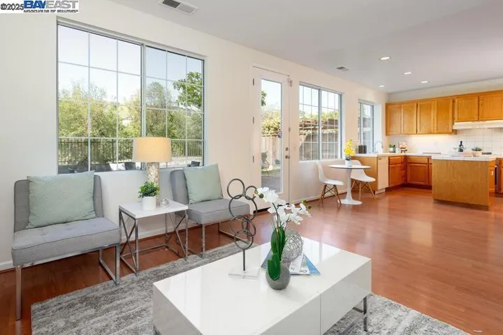 220 Bridgehead Ln, Hayward, California 94544