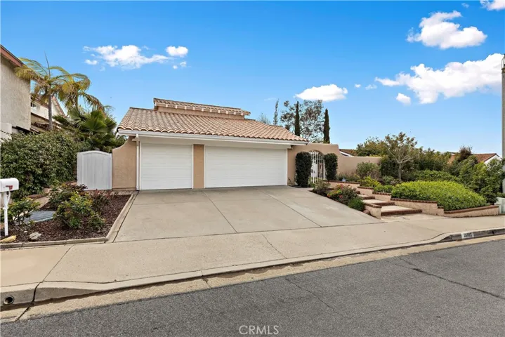 26982 Pueblonuevo Drive, Mission Viejo, California 92691