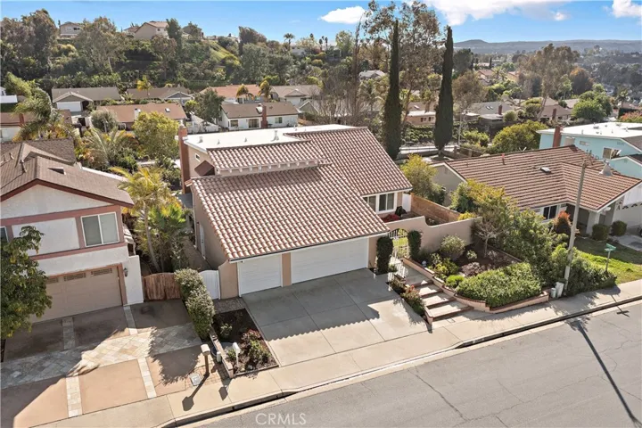 26982 Pueblonuevo Drive, Mission Viejo, California 92691