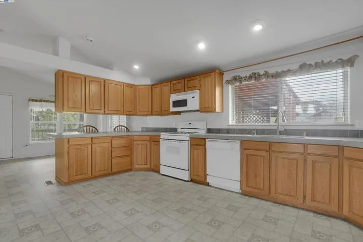 124 San Joaquin St, Modesto, California 95358