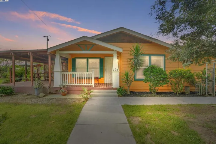 124 San Joaquin St, Modesto, California 95358