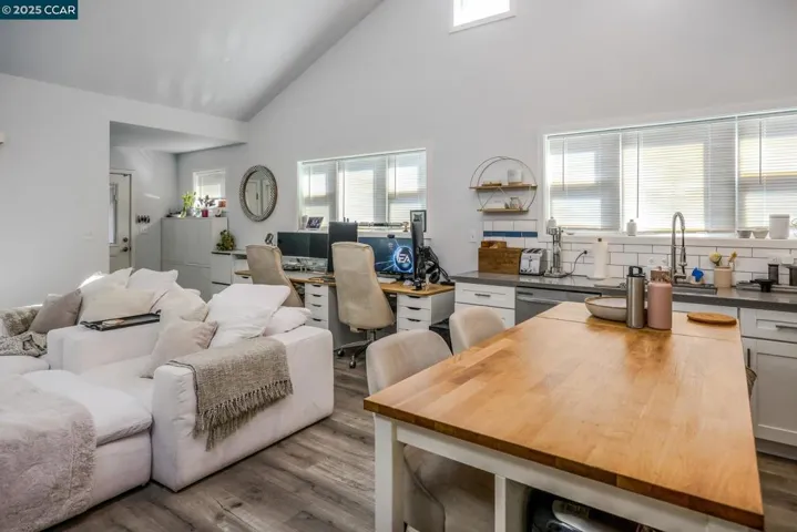 713 Pacific Ave, Alameda, California 94501