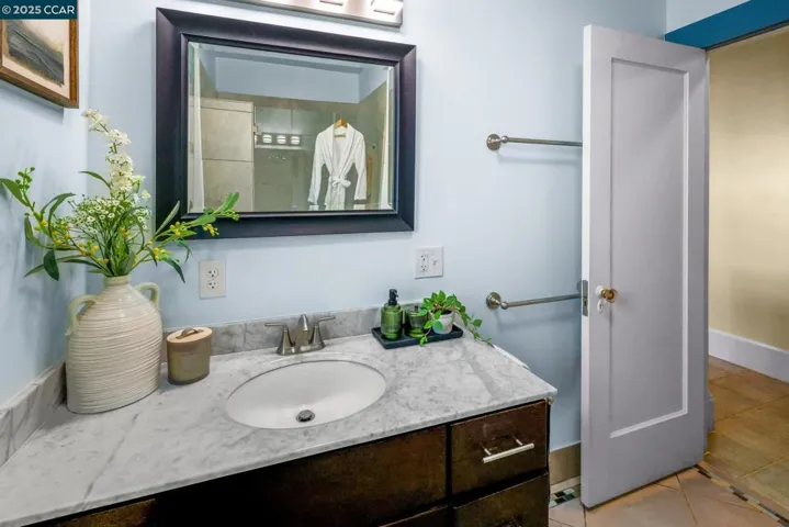 713 Pacific Ave, Alameda, California 94501