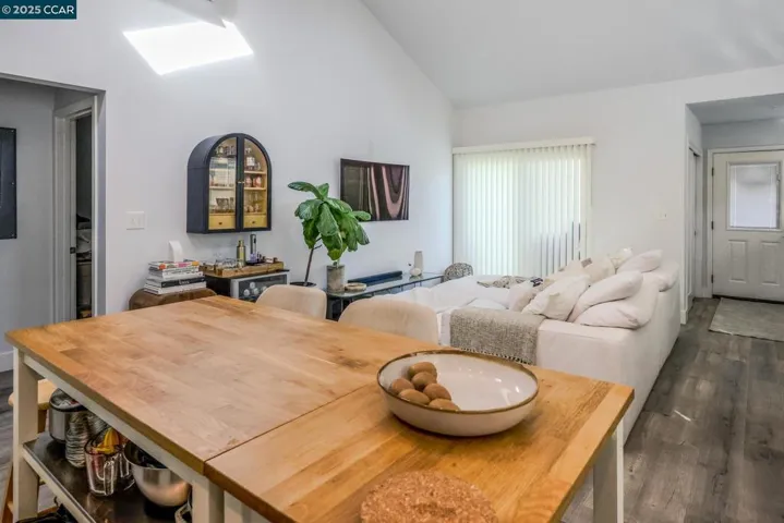 713 Pacific Ave, Alameda, California 94501