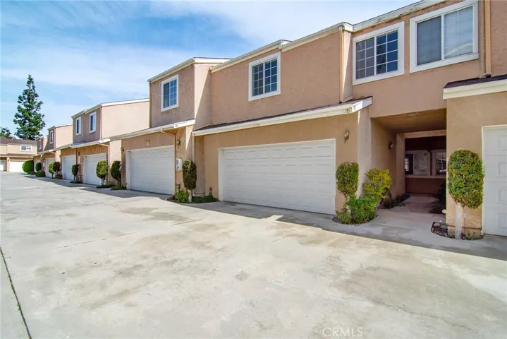 19928 Chase Street 15, Winnetka, California 91306