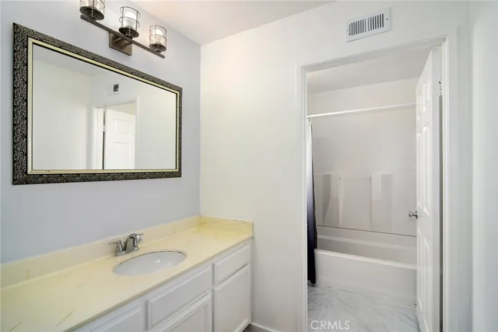19928 Chase Street 15, Winnetka, California 91306