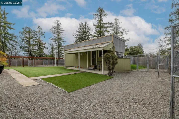 7050 Starr Rd, Windsor, California 95492